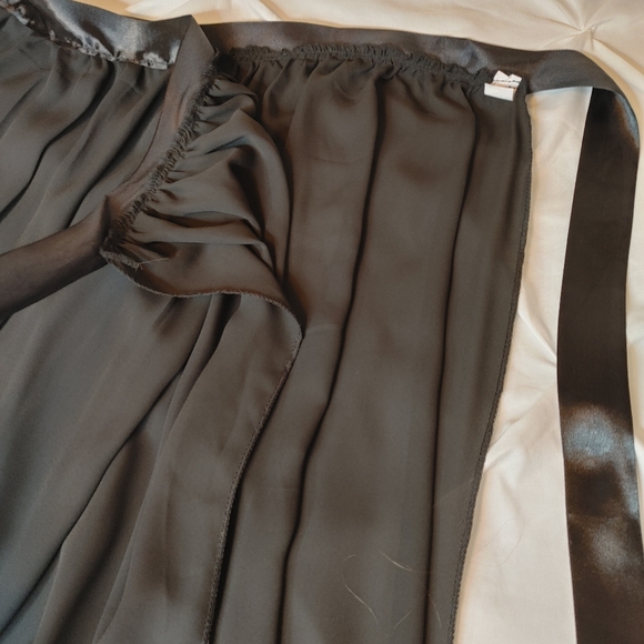 Black Tie Side Maxi Beach Sarong, Black O/S - Picture 11 of 13